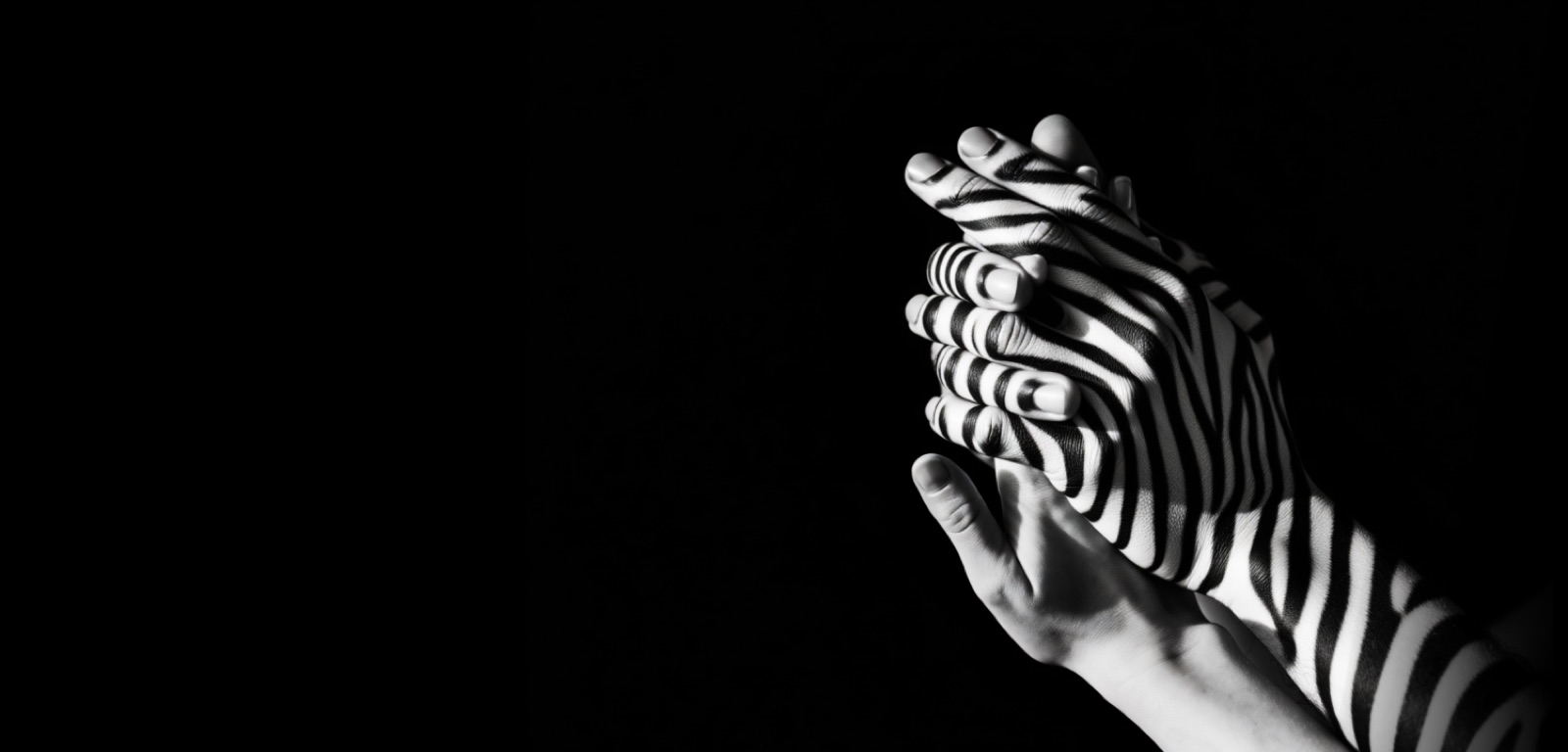 Creatividad gráfica en blanco y negro, imagen de la web de IMPRYMO