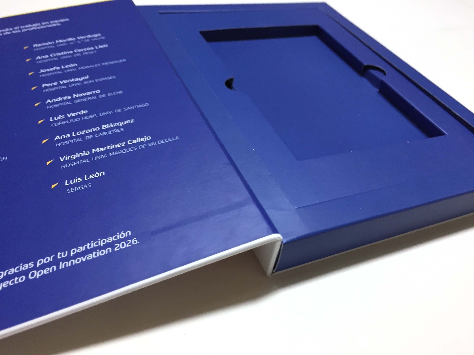 Proyecto de packaging azul producido por IMPRYMO